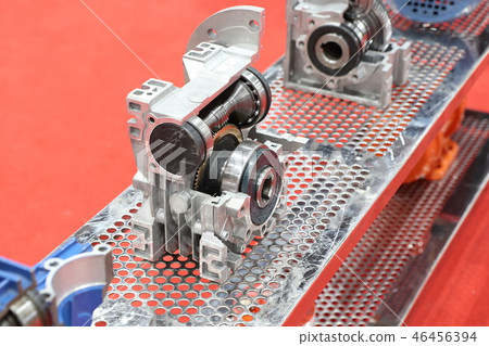 cross section of worm gear pump ; cross section of worm gear pump ; 46456394