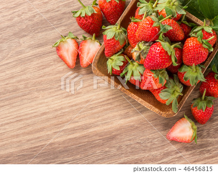 Grass melon water fruit winter heaven winter tree head background strawberry strawberry strawberries 46456815