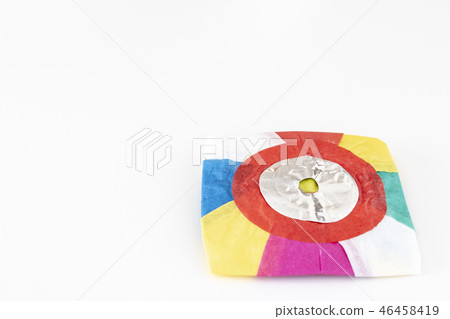 Folded paper balloon 46458419