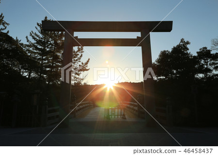 伊勢神宮的日出 伊勢神宮的日出 46458437