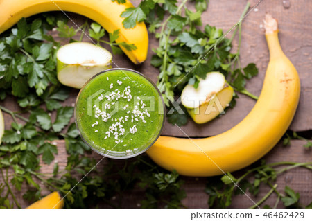 smoothies - healthy breakfast 46462429