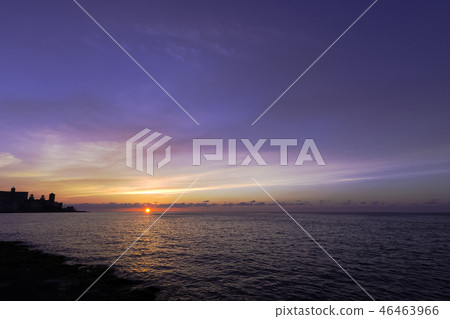 Sunset over Malecon in Havana 46463966