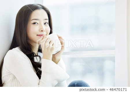 年輕的女人 46470171