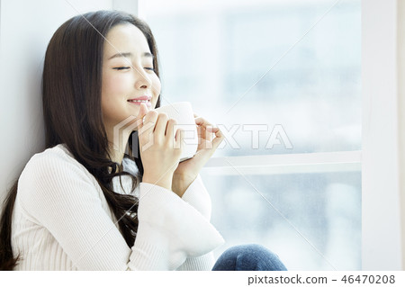 Young woman Young woman 46470208