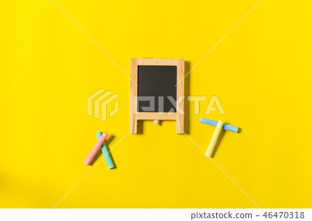 mini blackboard and chalks 46470318