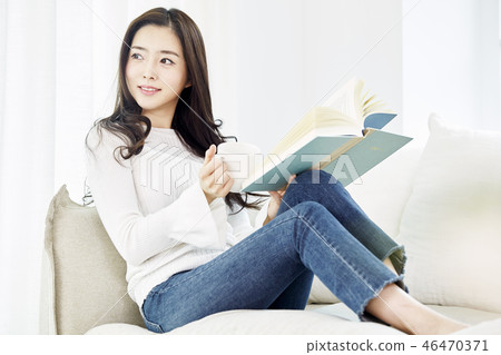 年輕的女人 年輕的女人 46470371