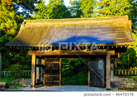 新鮮的綠色日光Rinnoji Kuromon早晨風景世界遺產[栃木縣日光市] 46470376