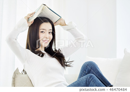 Young woman Young woman 46470484