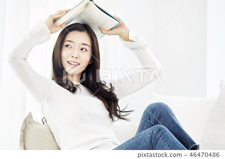 Young woman Young woman 46470486