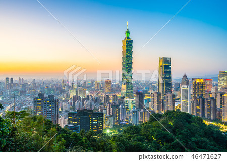 Beautiful landscape and cityscape of taipei 101 building and architecture in the city 46471627
