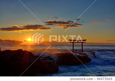 Sunrise on the Oarai coast 46473020