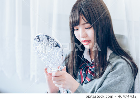 學校的女生 46474432
