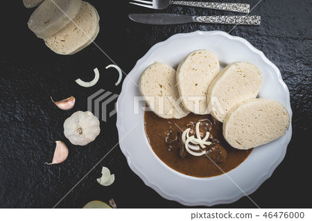 Beef goulash with dumplings 46476000