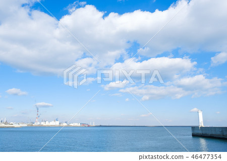 Industrial area and blue sky of Yokkaichi 46477354