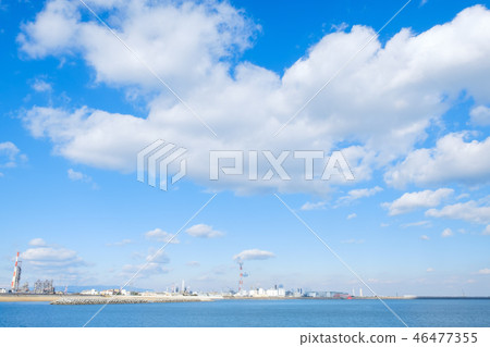 Industrial area and blue sky of Yokkaichi 46477355
