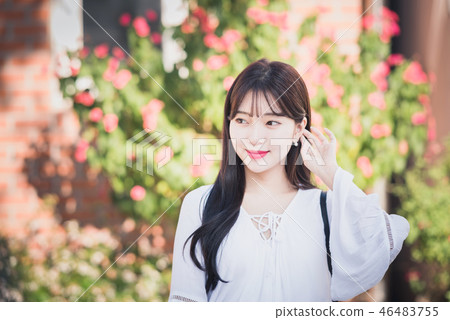 female woman college girl cute city romantic leisure 46483755