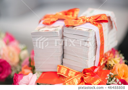 Traditional in Counting the dowry and ring Traditional in Counting the dowry and ring 46488808