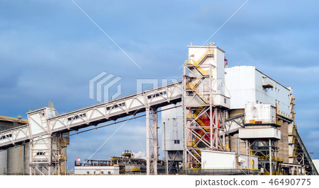 storage and loading hopper for loose materials  46490775