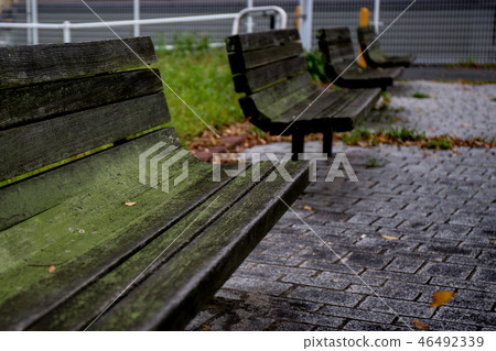 Park bench Park bench 46492339
