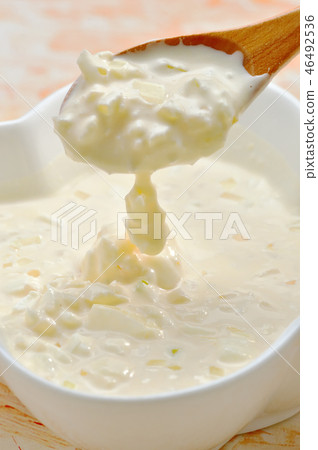 tartar sauce 46492536