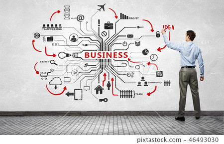 Businessman presenting his ideas Businessman presenting his ideas 46493030