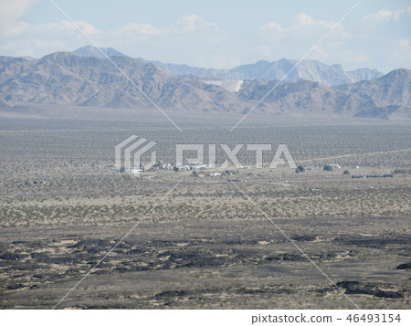 Amboy Ghost Town from the top of the Amboy crater, California USA 46493154