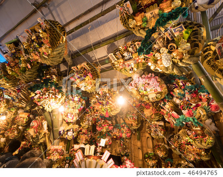 Shinjuku Hanazono Shrine Flea Market 46494765