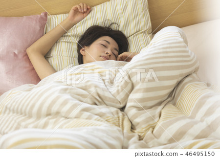Woman sleep sleep 46495150