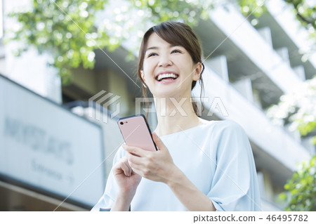 室外的少婦 46495782
