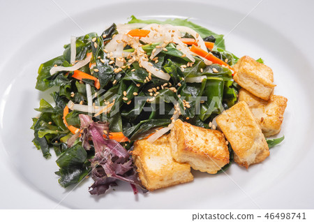 Seaweed salad raw wakame Seaweed salad raw wakame 46498741