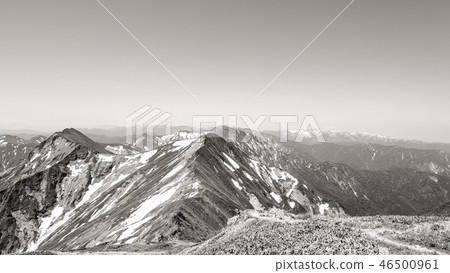 Tanigawadake mountain climbing in spring (from the Tenjin ridge route to see the head of Ojika swamp, Mt. Mantaro, Mt. Naeba) 46500961