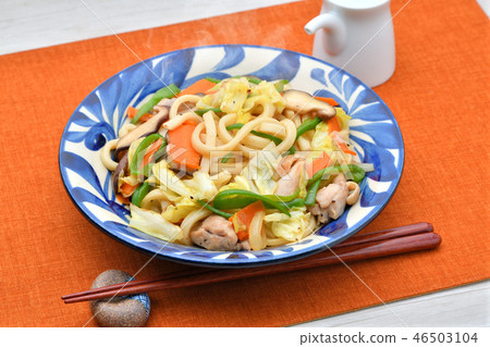 Attention) Steam is retouching synthesis. Plenty of vegetables, chicken and grilled udon. 46503104