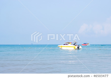 Speed boat floating in the sea around Koh Poda. Speed boat floating in the sea around Koh Poda. 46503477