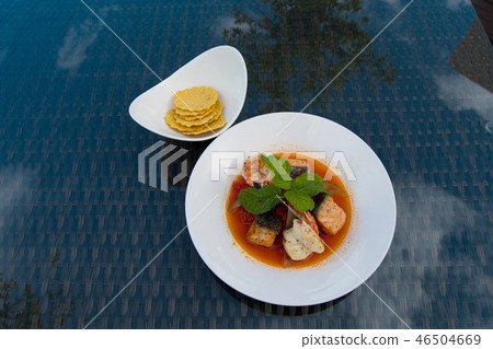 Shrimp with cut salmon fried with sauce and potato 46504669
