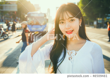 女人女大學生女孩可愛城市浪漫休閒郊遊野餐 46509481