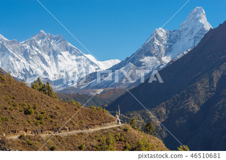 Everest, Lhotse and Ama Dablam summits. 46510681