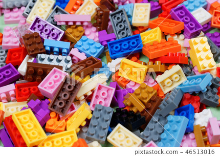 Plastic construction toys. 46513016