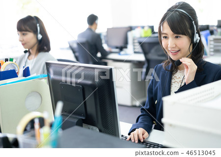 Call center support center operator headset Call center support center operator headset 46513045