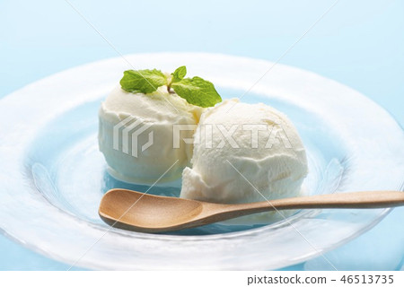 Sweet and delicious ice cream 46513735