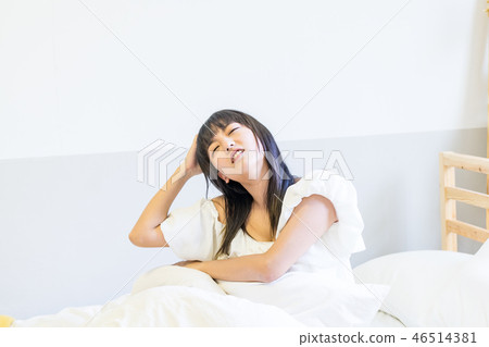 亞洲台灣中國人 病痛 醫藥 藥丸 女人 亞洲台灣中國人 病痛 醫藥 藥丸 女人 46514381