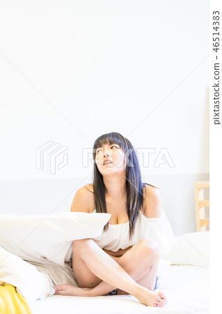 亞洲台灣中國人 病痛 醫藥 藥丸 女人 46514383