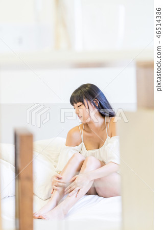 亞洲台灣中國人 病痛 醫藥 藥丸 女人 46514386