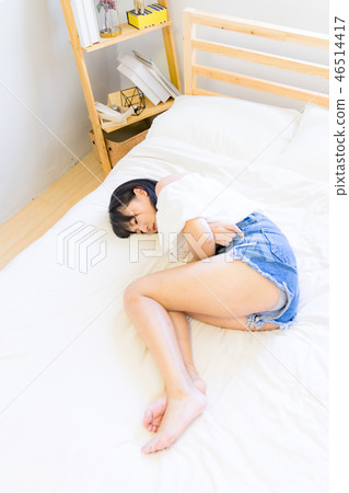 亞洲台灣中國人 病痛 醫藥 藥丸 女人 46514417