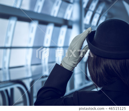 Female staff 46515125