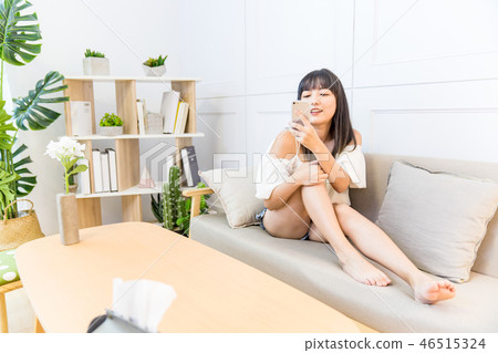 A handpiece for one female lady sitting on top. Stock nets, direct seeding, view point. 46515324