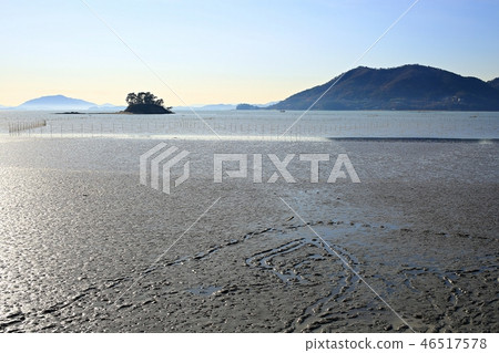 Beautiful beaches, sights of the sunset Beautiful beaches, sights of the sunset 46517578
