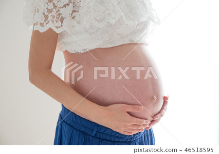 Pregnant woman pregnant stomach maternity late pregnancy Pregnant woman pregnant stomach maternity late pregnancy 46518595