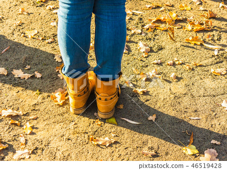 Women legs with boots 46519428