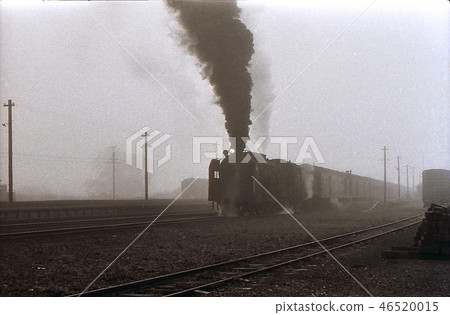 1954 C622 active duty period Hokkaido Hakodate Onsen Onuma Station in the fog 46520015