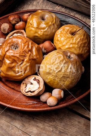 Fruit dessert baked apples Fruit dessert baked apples 46522006